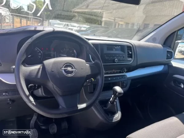 Opel VIVARO 120cv 6LUG (18 500€)